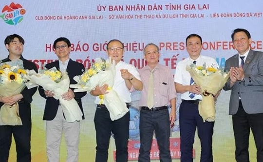 HLV Park Hang Seo và bầu Đức cùng dàn khách mời công bố giải U14 quốc tế tại Gia Lai
