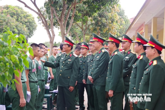 Lực lượng vũ trang Quân khu 4: Phấn đấu xứng danh truyền thống anh hùng