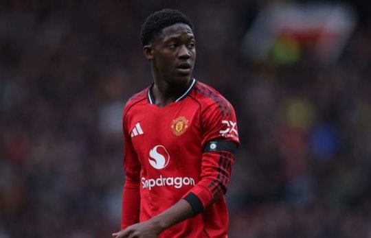 Bài toán tiền vệ Man Utd: 6 giải pháp lấp khoảng trống Mainoo trước đại chiến Chelsea