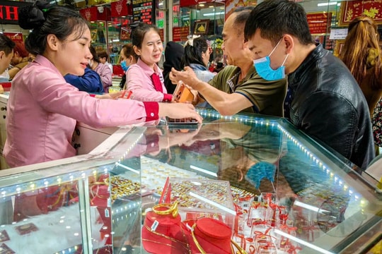 Giá vàng chiều nay 18/4/2026: Giá vàng SJC, giá vàng nhẫn 9999 và giá vàng thế giới