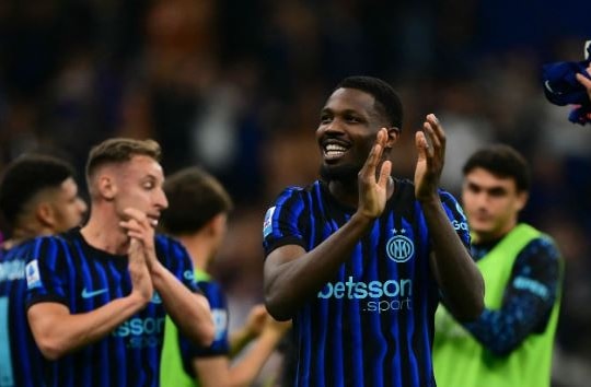 Inter đánh bại Cagliari 3-0: Scudetto đã ở rất gần thầy trò Cristian Chivu