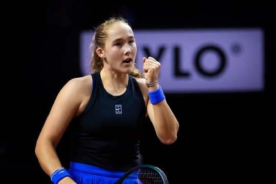 Mirra Andreeva hạ gục Iga Swiatek tại Stuttgart Open: Bản lĩnh của khắc tinh tuổi 18