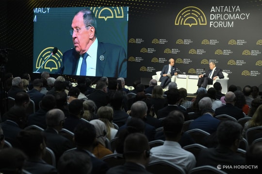 Ngoại trưởng Lavrov: Ông Zelensky từng bảo vệ quyền sử dụng tiếng Nga ở Ukraine