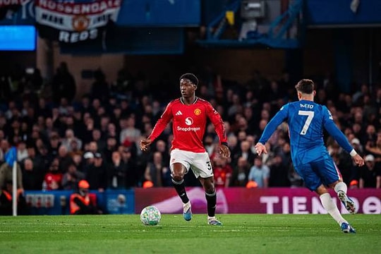 Kobbie Mainoo tỏa sáng trước Chelsea: Minh chứng cho sai lầm lịch sử của Ruben Amorim
