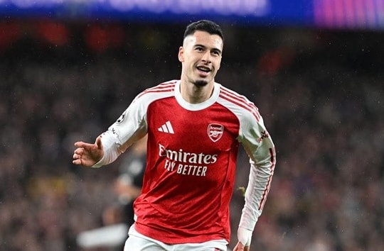 Barca sẵn sàng chi 100 triệu euro cho Alvarez, PSG chốt mục tiêu Martinelli