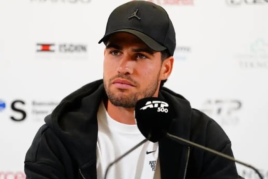 Carlos Alcaraz bị chỉ trích vì tham tiền sau khi rút lui khỏi Madrid Open