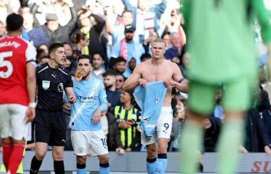 Man City 2-1 Arsenal: Bản lĩnh nhà vua và bước ngoặt cuộc đua vô địch