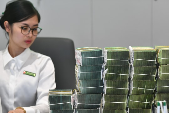 Lãi suất ngân hàng hôm nay 21/4/2026: VPBank tiếp tục giảm, 30 nhà băng hạ lãi suất huy động