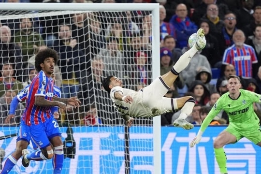 West Ham cầm hòa Crystal Palace 0-0: Wolves chính thức xuống hạng tại Ngoại hạng Anh