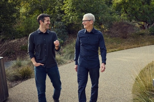 Tim Cook rời ghế CEO Apple: John Ternus kế nhiệm và bước ngoặt lịch sử tại Cupertino