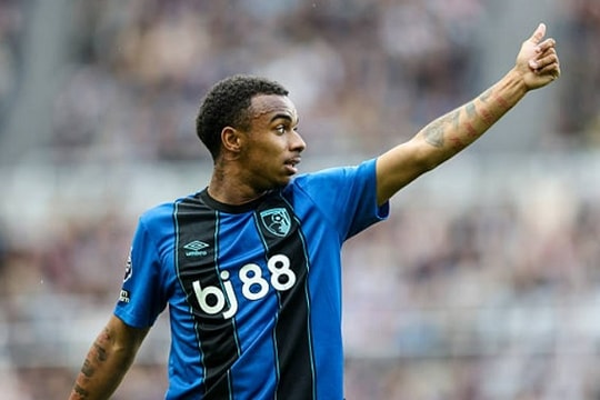 Tại sao Man Utd quyết tâm chiêu mộ Eli Junior Kroupi với giá 60 triệu bảng?
