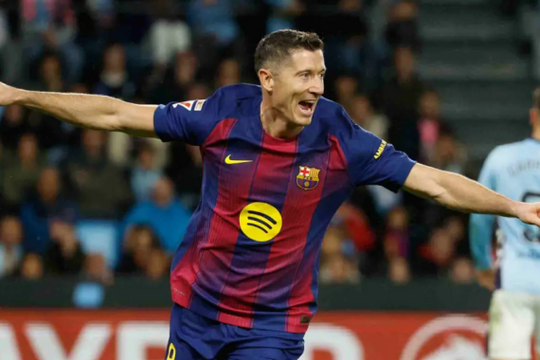 Robert Lewandowski: Cơn ác mộng của Celta Vigo và bài toán hàng công của Hansi Flick