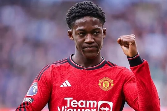 Tin chuyển nhượng 22/4: MU chốt tương lai Kobbie Mainoo, Liverpool săn Kolo Muani thay Salah