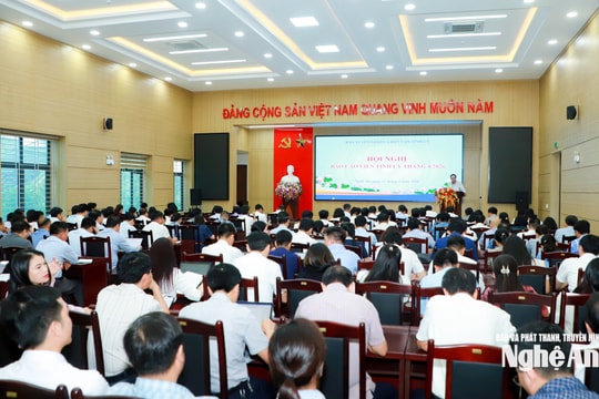 Nghệ An cập nhật các nghị quyết, chỉ thị, chương trình hành động mới của Trung ương, tỉnh đến đội ngũ báo cáo viên
