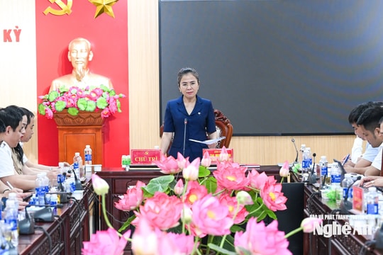 Phó Bí thư Tỉnh ủy Võ Thị Minh Sinh làm việc với 7 xã vùng Tân Kỳ