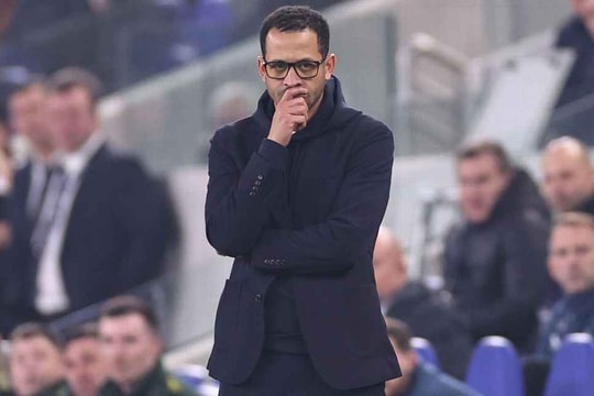 Chelsea sa thải Liam Rosenior: Sự sụp đổ sau chuỗi trận tệ nhất lịch sử 114 năm