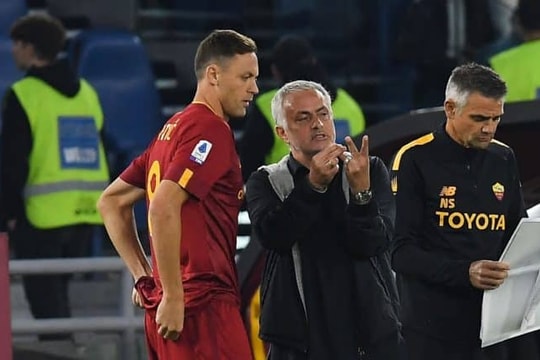 Jose Mourinho và nghệ thuật đánh thức những huyền thoại từ bóng tối của sự hoài nghi