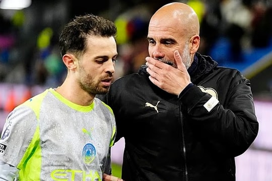 Manchester City chiếm đỉnh bảng Ngoại hạng Anh và bài toán quá tải của Pep Guardiola