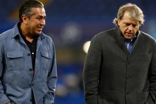 Chelsea sa thải Liam Rosenior: Khi vật tế thần không thể che đậy sai lầm hệ thống của giới chủ