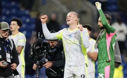 Man City chiếm đỉnh bảng Ngoại hạng Anh, Erling Haaland tiễn Burnley xuống hạng