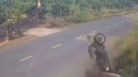 Khởi tố cựu thiếu tá cảnh sát giao thông trong vụ nam sinh lớp 12 tử vong sau tai nạn giao thông