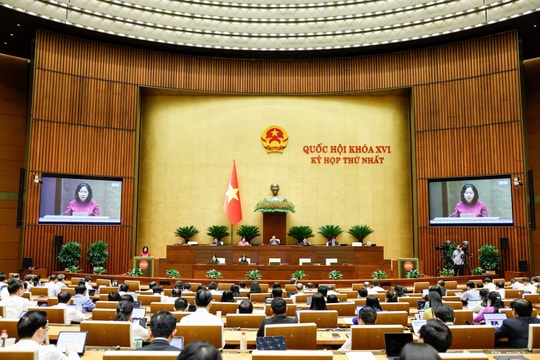 Sáng nay (24/4), Quốc hội biểu quyết thông qua nhiều dự án luật, nghị quyết và bế mạc kỳ họp