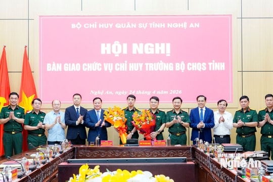 Hội nghị bàn giao chức vụ Chỉ huy trưởng Bộ Chỉ huy Quân sự tỉnh Nghệ An