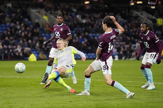 Cuộc đua vô địch Ngoại hạng Anh: Man City phung phí, Arsenal đứng trước cơ hội xoay chuyển cục diện