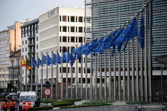 EU chính thức cấm nhập khẩu LNG từ Nga