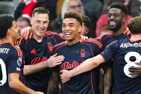 Nottingham Forest đè bẹp Sunderland 5-0: Bước tiến lớn đến mục tiêu trụ hạng