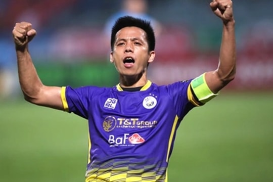 Văn Quyết chỉ trích lối đá của Ninh Bình sau chiến thắng kịch tính của Hà Nội FC