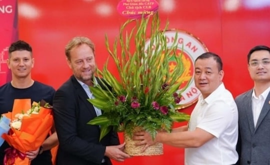 HLV Mano Polking cam kết tương lai với CAHN đến năm 2028 vì mục tiêu vô địch V.League