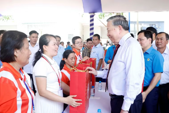 Tổng Bí thư, Chủ tịch nước động viên công nhân, người lao động ở TP. Hồ Chí Minh