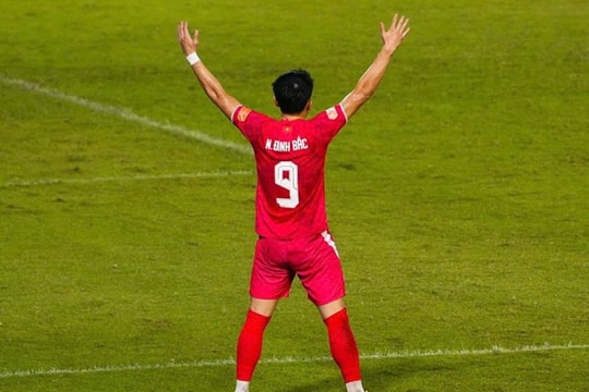 Nguyễn Đình Bắc ghi 7 bàn sau 4 trận: Kỷ lục V-League và kỳ vọng vươn tầm châu Á