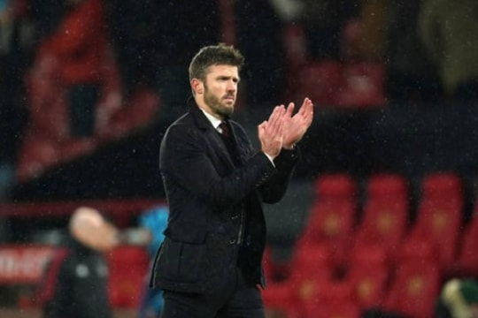 Michael Carrick và bài toán hợp đồng dài hạn tại Manchester United trước trận gặp Brentford