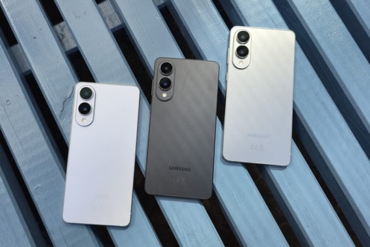 Galaxy S25 Edge lên kệ: Samsung tái định nghĩa độ mỏng trên smartphone cao cấp