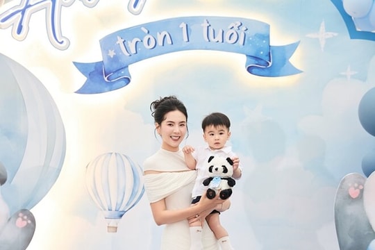 MC Mai Ngọc khoe nhan sắc rạng rỡ và quý tử điển trai trong tiệc sinh nhật 1 tuổi