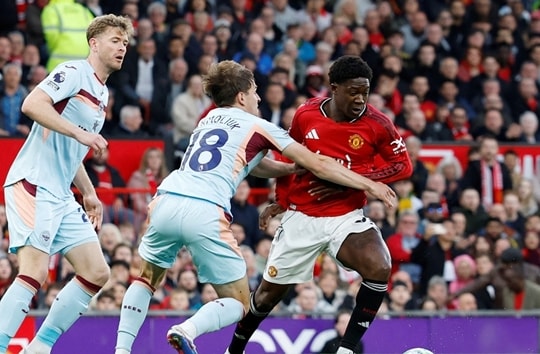 Kobbie Mainoo: Nhịp kế hoàn hảo đưa Manchester United trở lại cuộc đua Champions League