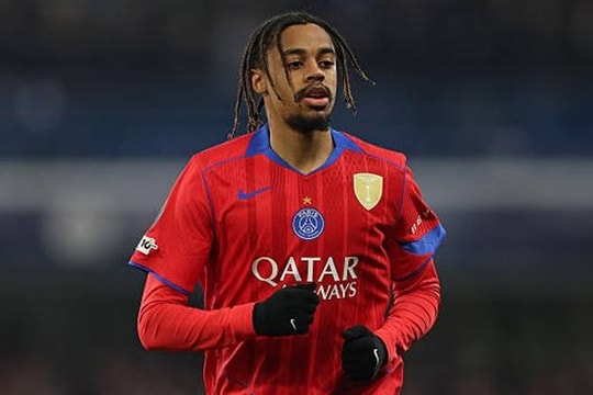 Liverpool sẵn sàng chi 100 triệu euro mua Bradley Barcola, Barcelona săn đón Marc Cucurella