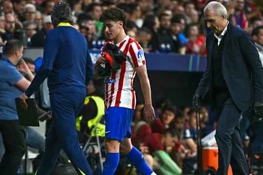 Atletico Madrid nín thở chờ kết quả chấn thương của Julian Alvarez sau trận hòa Arsenal