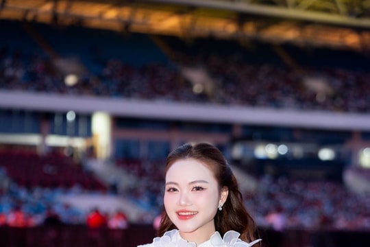 Hà Quỳnh Như và nhóm Oplus gây ấn tượng với tiết mục Quê tôi tại chương trình Âm vang Tổ quốc