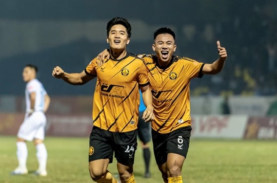 Thanh Hóa và HAGL trước kịch bản 'đi trên dây' trong cuộc đua trụ hạng V.League