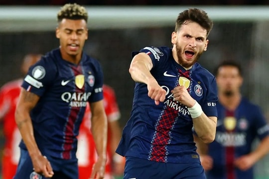PSG 5-4 Bayern Munich: Bữa tiệc tấn công tại Paris và sự khô khan của bóng đá Anh