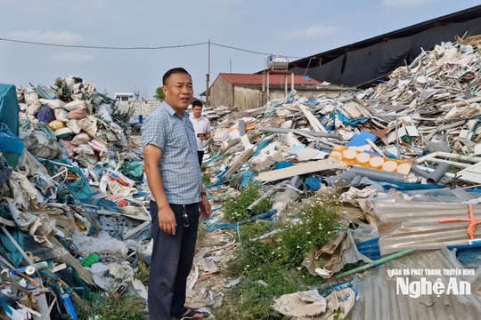 Cận cảnh bãi phế liệu ‘phình to’ nhiều năm ở vùng giáp ranh Vinh Phú - Vinh Lộc
