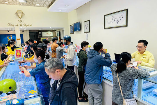 Giá vàng chiều nay 3/5/2026: Giá vàng SJC, nhẫn 9999 và giá vàng thế giới