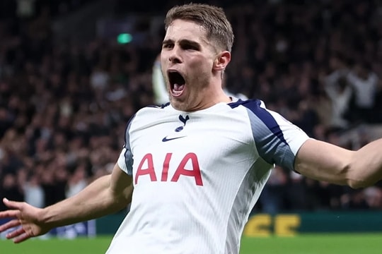 Micky van de Ven ra yêu sách lương 200.000 bảng: Canh bạc lớn cho Man United