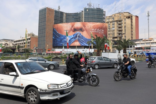 Iran đe dọa tấn công quân đội Mỹ tại Hormuz