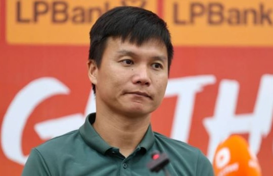 Biến động V-League: HLV Nguyễn Công Mạnh rời ghế nóng và kỳ vọng từ U17 Việt Nam