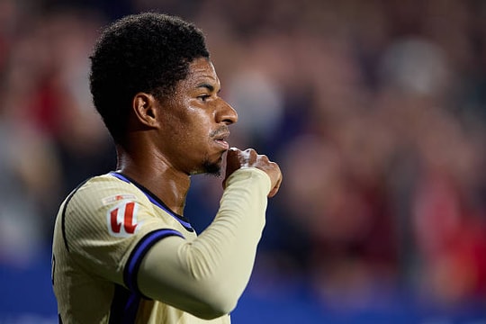 Manchester United lo lắng khi giá trị Marcus Rashford sụt giảm 15 triệu euro tại Barcelona
