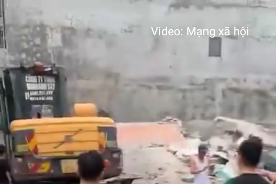 Sập nhà 2 tầng trong quá trình cải tạo: 3 người thương vong
